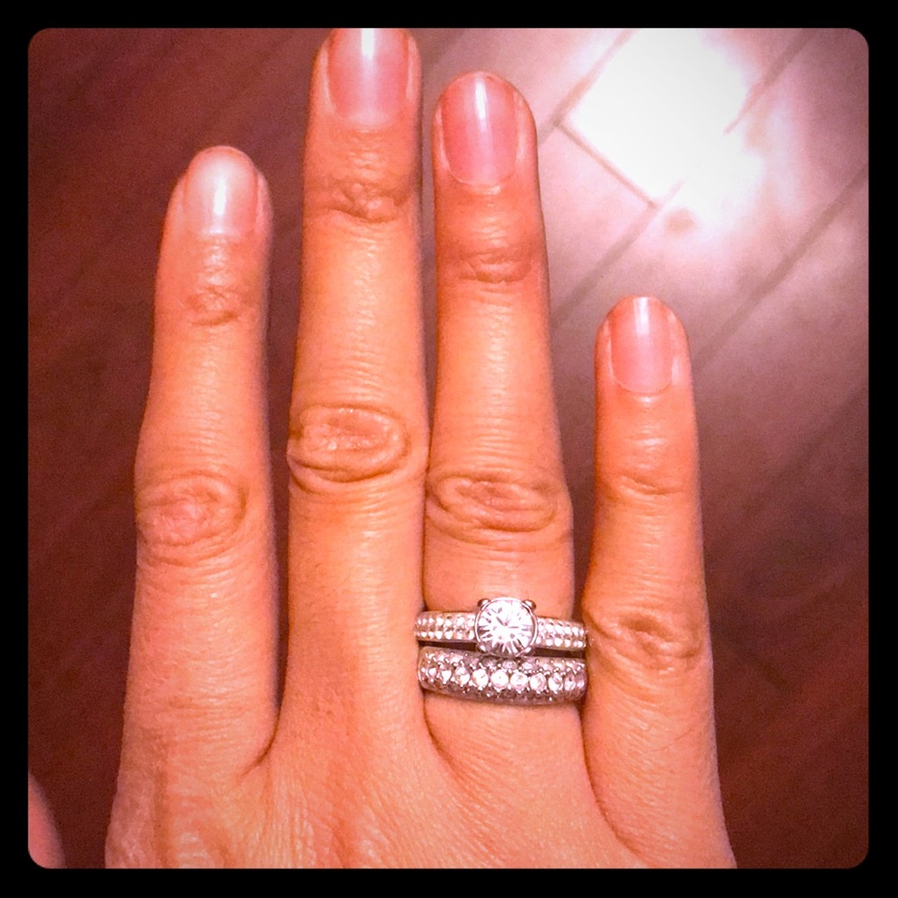 Bling bling Engagement ring and wedding band pair